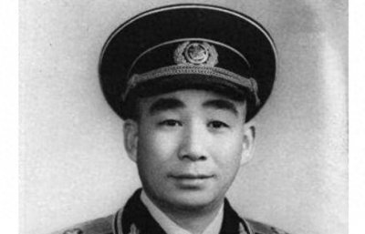 ​1956年，开国少将携夫人回家祭祖，才知结发妻子苦等自己22年