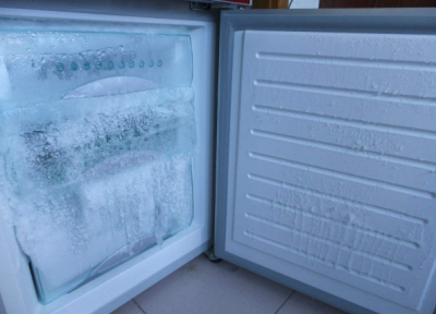 怎么解决冰箱结冰?教你几招彻底解决,省钱省电