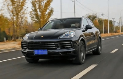 ​男子晒15年前老卡宴，依旧能过年检，车牌号却意外抢镜