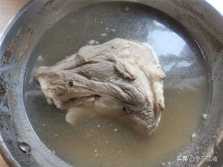 猪扇子骨是哪个部位(一文了解猪扇骨的具体部位)