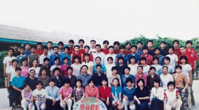 ​初中毕业，初中毕业做什么工作才好？