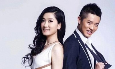 ​曾毅的妻子罕见曝光，难怪凤凰传奇能够大红大紫 “凤...