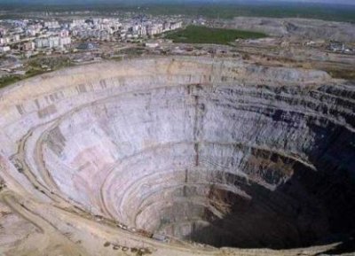 ​全身雪白眼睛红,我家养的老鼠全身是白色的.眼睛是红色的.这 老鼠呀