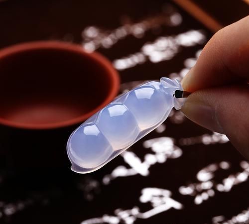 山溪像绿玉带一样平静是什么意思染绿的原因