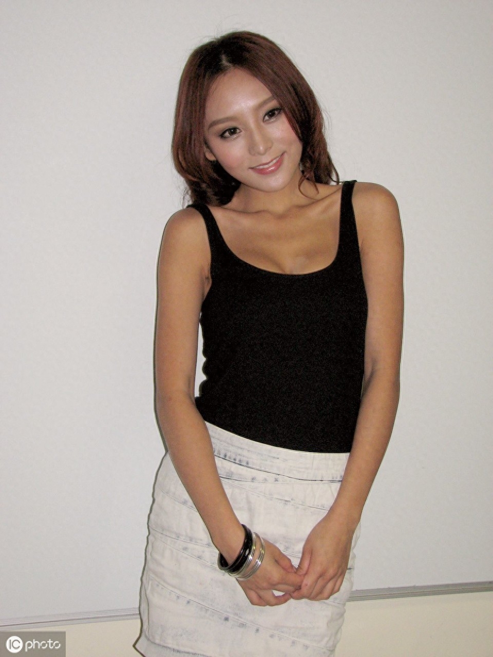 何佩瑜，这么穿真迷人