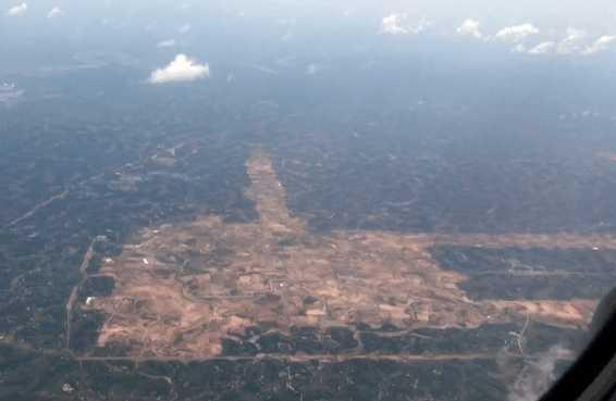 空中航拍成都新机场进展图, 面积堪比一个城市的大小!