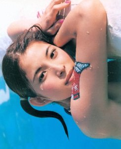 ​日本绝美女星上原多香子出轨成瘾，气死一婚丈夫，二婚又被赶出家