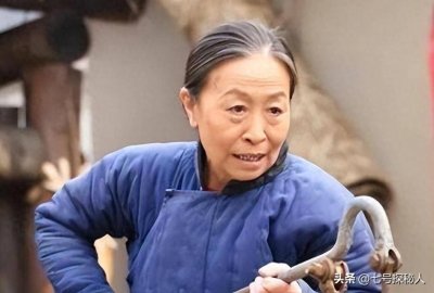 ​“丑娘”张少华一生竟住40平房子，去世3年丈夫独守这40平的房子