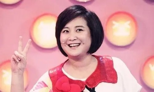 贾玲：最苦的时候被男友抛弃，从艺18年仅一段绯闻，39岁仍然单身