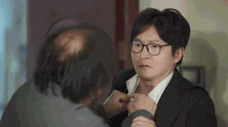 郭京飞个人资料简介作品（大器晚成郭京飞：和鲍莉认识一个月就结婚，17年过后恩爱如初）