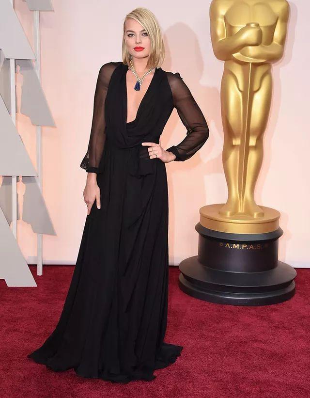 奥斯卡红毯礼服大全（看多了奥斯卡红毯上的华服）(15)