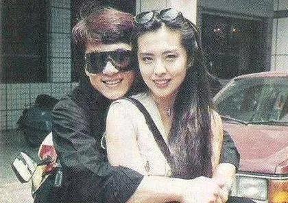 王祖贤颜值巅峰期有多美，天王们都为她争先恐后！