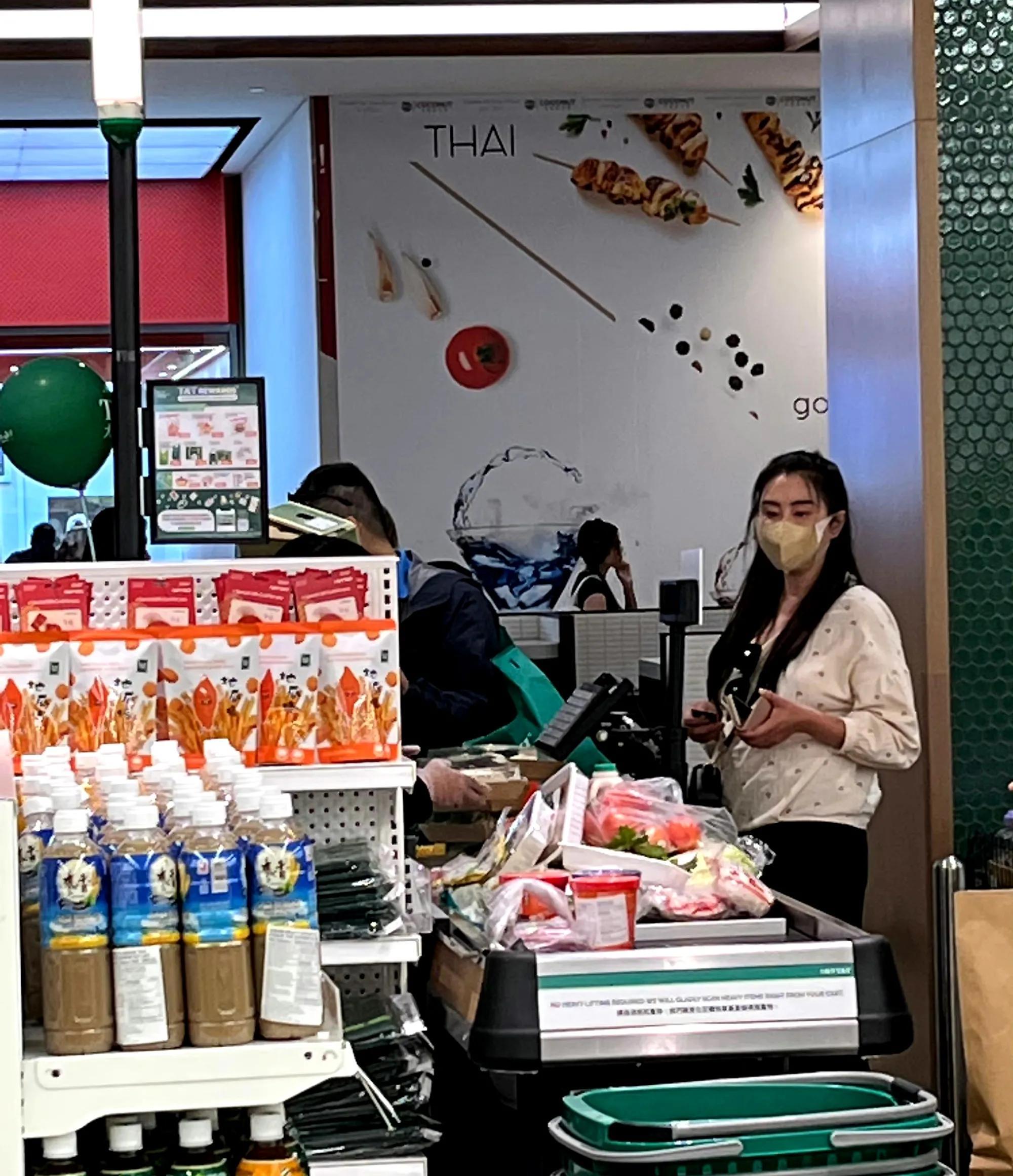 王祖贤颜值巅峰期有多美，天王们都为她争先恐后！