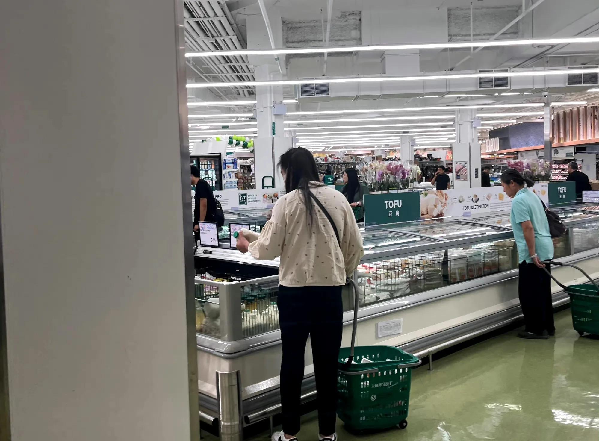 王祖贤颜值巅峰期有多美，天王们都为她争先恐后！