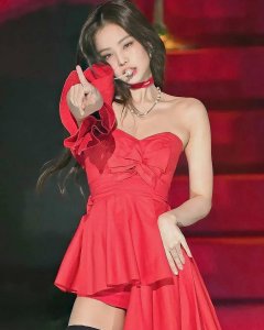 ​金珍妮勇闯好莱坞，剧中热舞惹争议，网友直言：这是黄颜色视频！