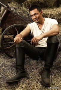 ​邵兵的妻子张培的照片(51岁硬汉邵兵娶演员张培)