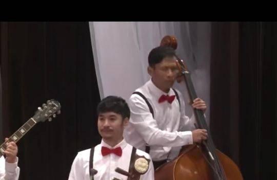 赵本山和众弟子唱二人转（赵家班神仙阵容合体）(3)