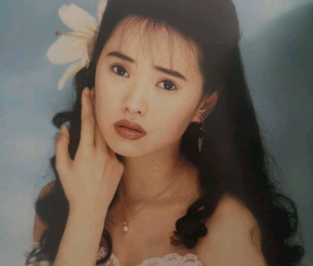 53岁的伊能静（伊能静多少岁）