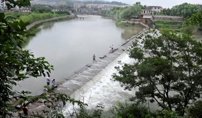 ​三峡的地位和作用（三峡在哪里哪个省的哪个市）