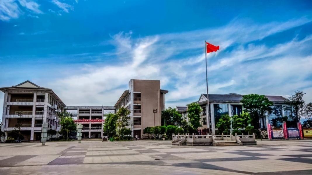 陕西省延安中学榆林学校(陕西省10个实力最强的中学)