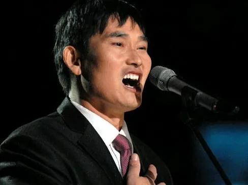 大衣哥朱之文为什么火了（大衣哥朱之文成名之路）(1)