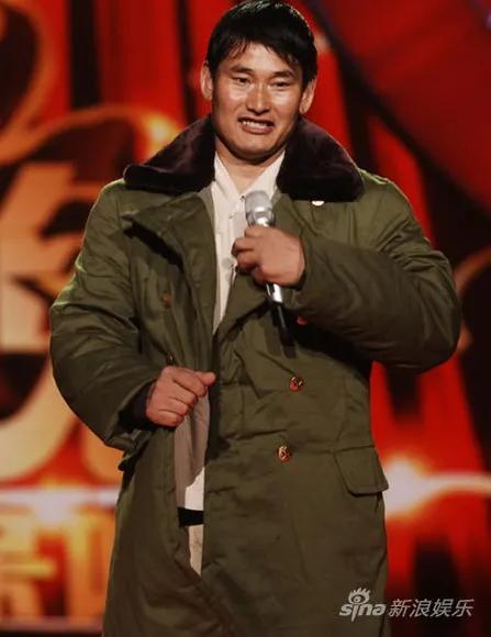 大衣哥朱之文为什么火了（大衣哥朱之文成名之路）(3)