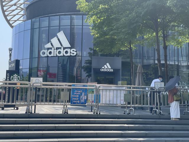 广州天河城广场最新近况（天环广场封闭现场）(3)