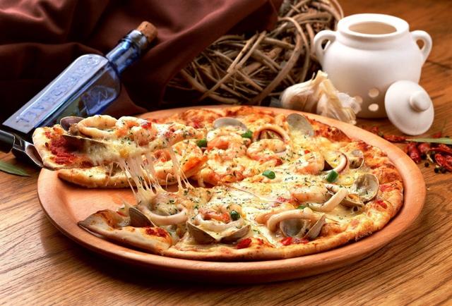 披萨饼的做法简单又好吃（给你最全的全套的披萨饼的做法）(2)