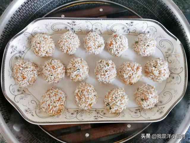 正宗蒸糯米肉丸子的做法（做糯米蒸肉丸记得加这2样）(5)