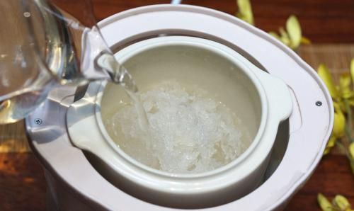 燕窝是水开了放还是不开放