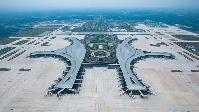 飞机场停车收费标准多少钱一天，全国主要机场停车收费标准汇总-