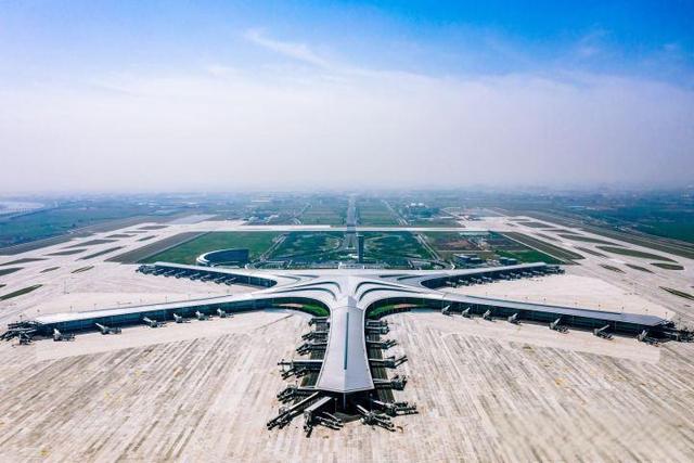 飞机场停车收费标准多少钱一天，全国主要机场停车收费标准汇总-