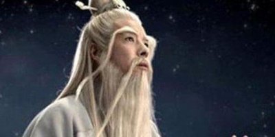 ​《天龙八部》无崖子为何只爱李秋水妹妹，她的名字早暗示了原因！