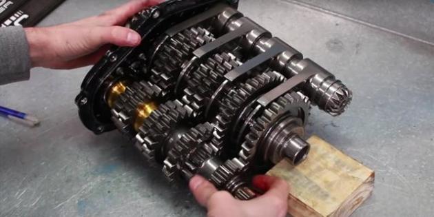 F1——世界上最昂贵的运动，一辆F1赛车到底值多少钱？-