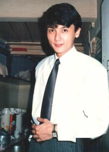 关礼杰老婆，梁洁华年轻时图片(关礼杰梁安娜年轻照片)