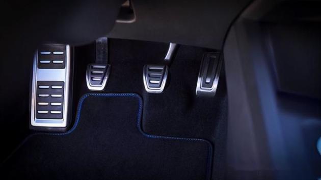 全新高尔夫R到港，落地价高达61.5万？最后燃油版到底有多情怀？-