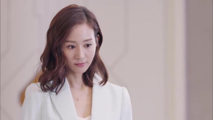 她出身书香门第，颜值不输林志玲，更让人佩服的却是她的学历！