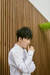 ​大张伟儿女曝光：娱乐圈低调父亲的幸福瞬间