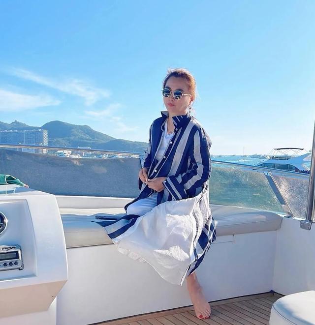 李玲玉和外国老公离婚了吗（李玲玉不顾家人反对）(3)