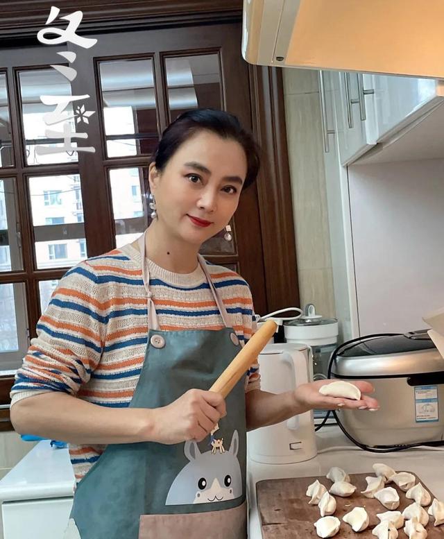 李玲玉和外国老公离婚了吗（李玲玉不顾家人反对）(20)