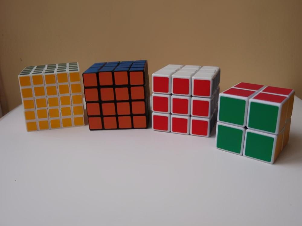 如何拼魔方七个技巧_怎么快速拼好魔方