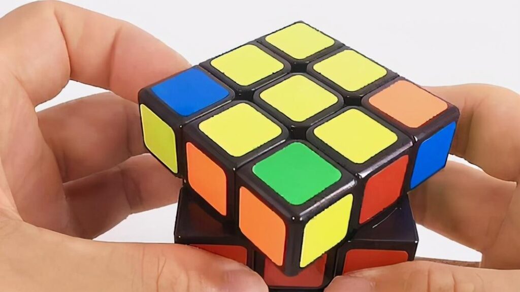 如何拼魔方七个技巧_怎么快速拼好魔方