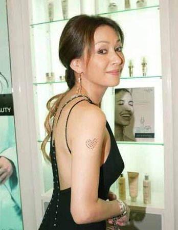 余安安感情生活（做备胎嫁周润发两度被赶出家门）(26)