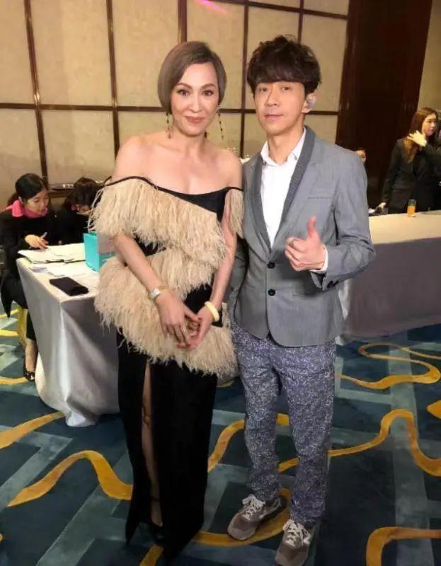 余安安感情生活（做备胎嫁周润发两度被赶出家门）(28)