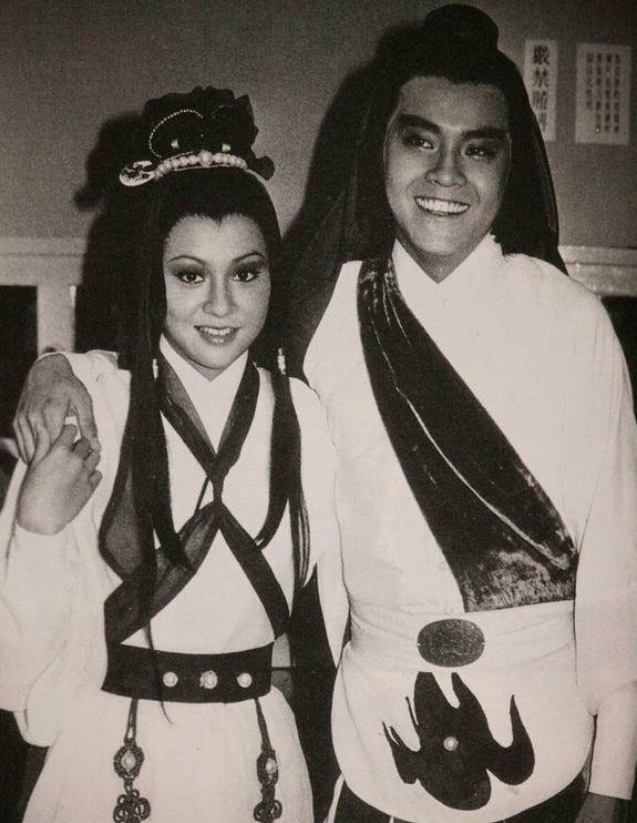 余安安感情生活（做备胎嫁周润发两度被赶出家门）(14)