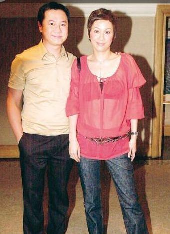 余安安感情生活（做备胎嫁周润发两度被赶出家门）(24)