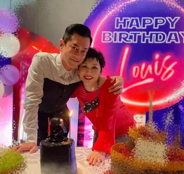 余安安感情生活（做备胎嫁周润发两度被赶出家门）(29)