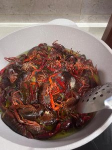 ​既简单又好吃的龙虾做法（爱吃大龙虾的一定要收藏）
