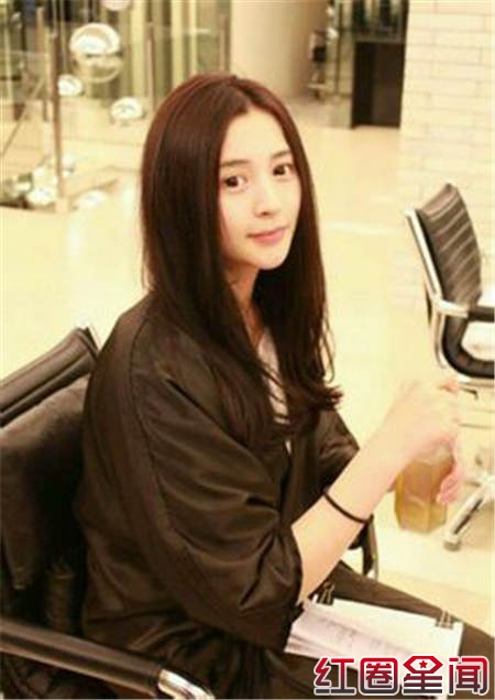 李心艾整容素颜丑照曝光 李心艾整容前后比对变化大