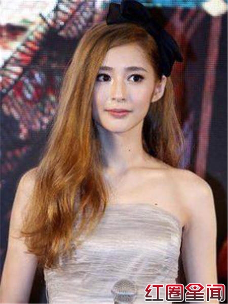 李心艾整容素颜丑照曝光 李心艾整容前后比对变化大